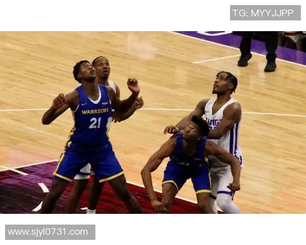 湖人队与国王队夏季联赛精彩对决展现新秀风采与战术较量 湖人队与国王队夏季联赛精彩对决展现新秀风采与战术较量